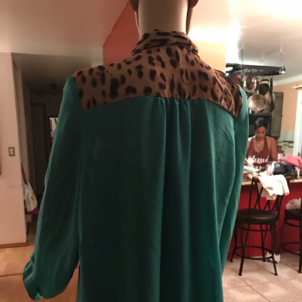 Button up blouse - Picture 4 of 6